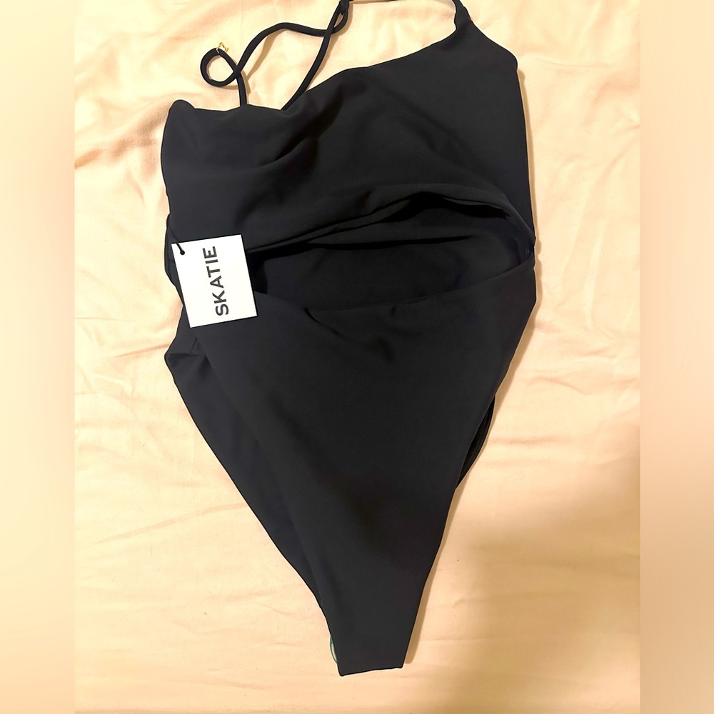 Skatie one piece Madison NWT